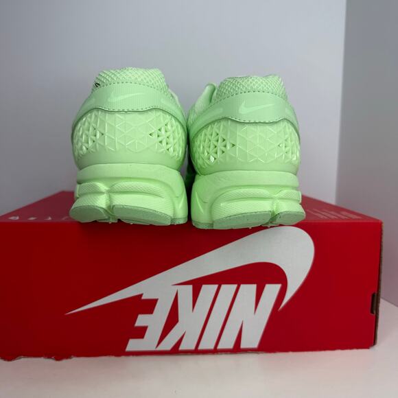 Nike Zoom Vomero 5 Vapor Green Size 9.5 Men - Picture 6 of 8